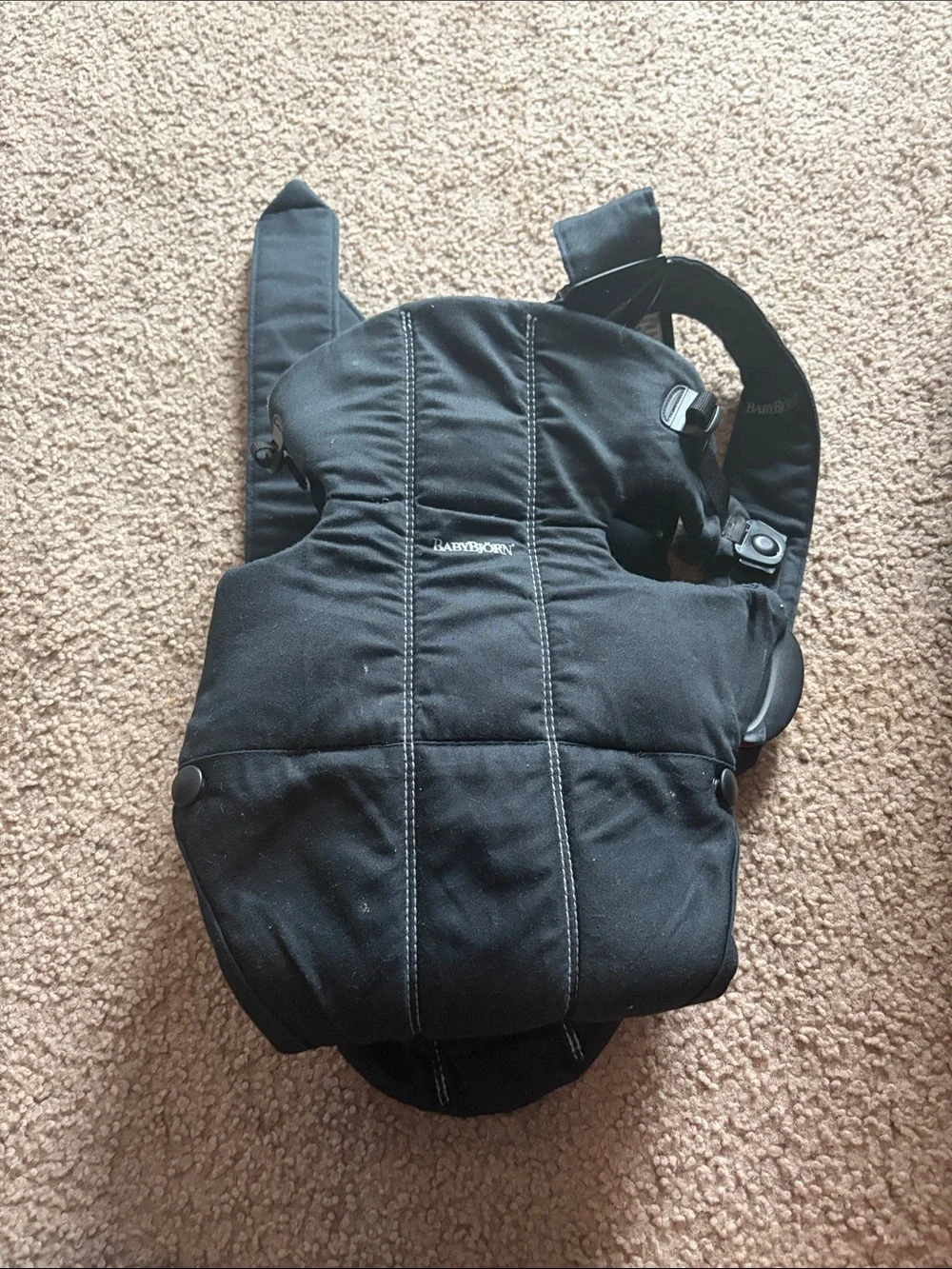 B38 Black Baby Bjorn, see all pics